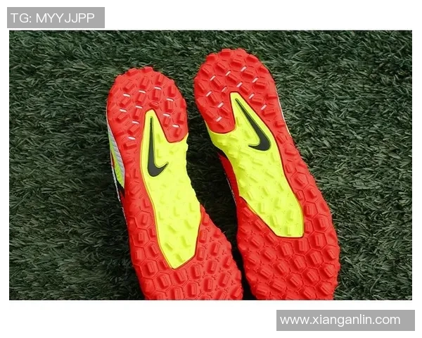 GT2Pro足球鞋助力球星演绎精彩赛场瞬间，打造极致性能与舒适体验