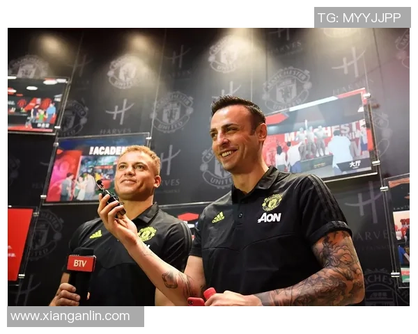 《从街头少年到世界足球之巅，天才球星的传奇人生》