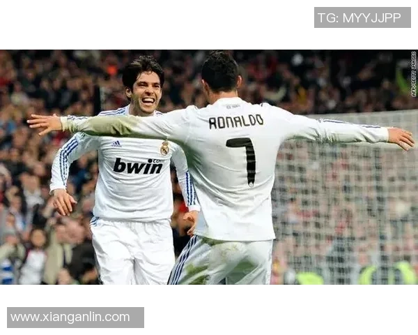 《足球周刊普约尔球星卡回顾：传奇后卫的光辉岁月与精彩瞬间》