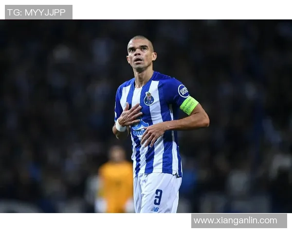 一人一城传奇落幕 球星退役书写属于自己的足球历史